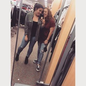 Meet your Posher, Brooke